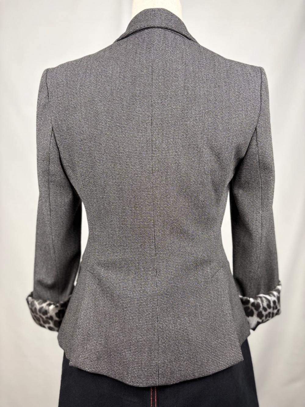 Express Gray Blazer Leopard Lined Cuffs Tailored Jacket Size 6 - Picture 3 of 9